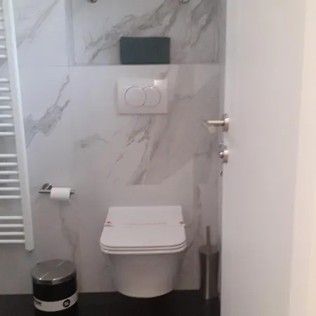 Platinum Apartment *